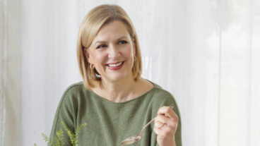 Anna Olson Headshot