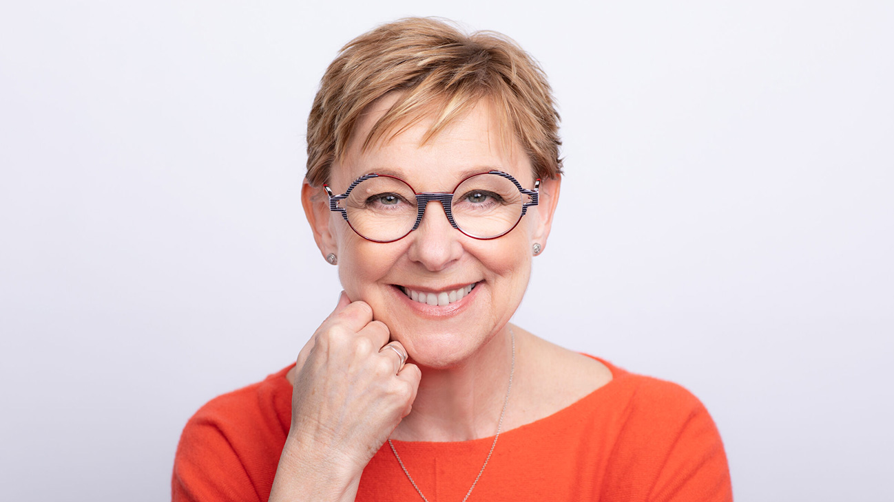 Alyson Schafer headshot